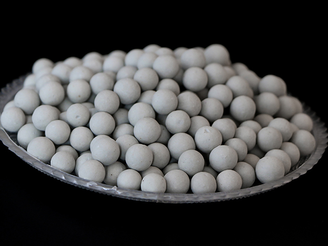 高鋁研磨球在水泥產(chǎn)業(yè)起到的作用