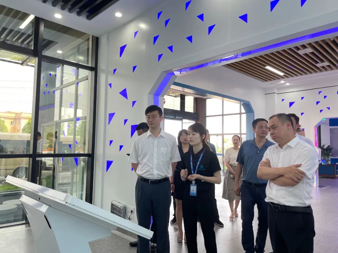 市政府黨組成員、副市長(zhǎng)錢彥琮蒞臨江西艾特傳質(zhì)科技有限公司調(diào)研